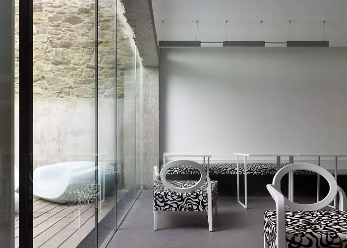 Moure Hotel